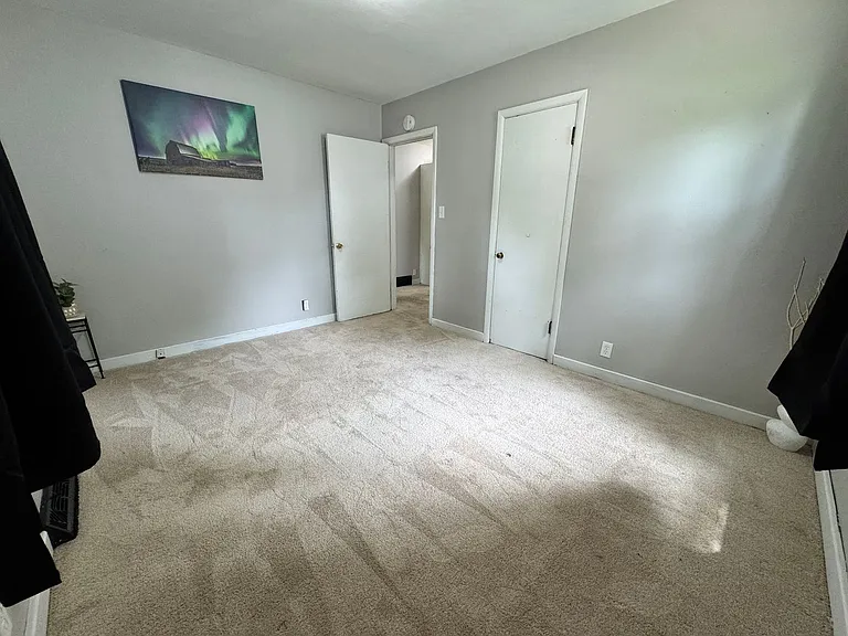 230 E Gilbert Dr — Photo 13