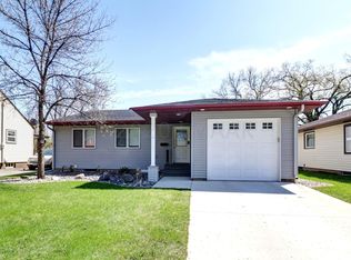 1526 10th Ave S, Fargo, ND 58103