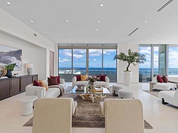 4th image of 200 Arkona Ct #Penthouse 2601