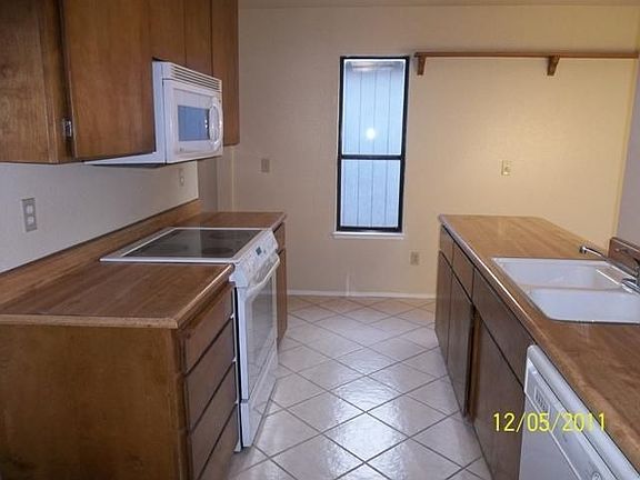 3rd image of 6015 Carolina Cir
