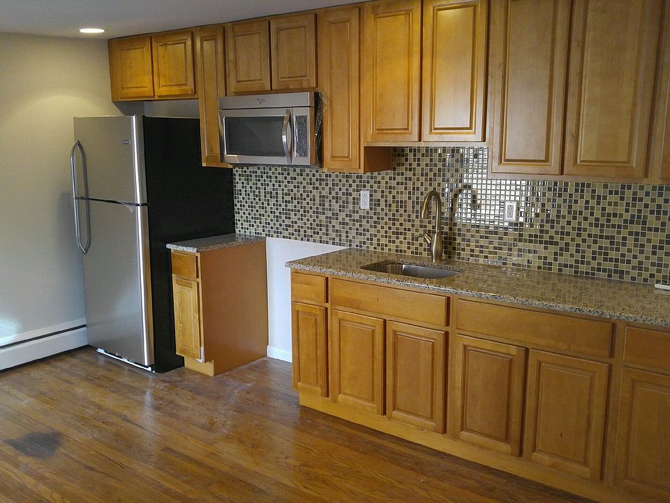 Walk in to kitchen living area