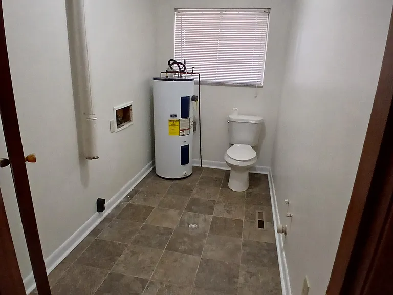500 Springhill Dr NE — Photo 4