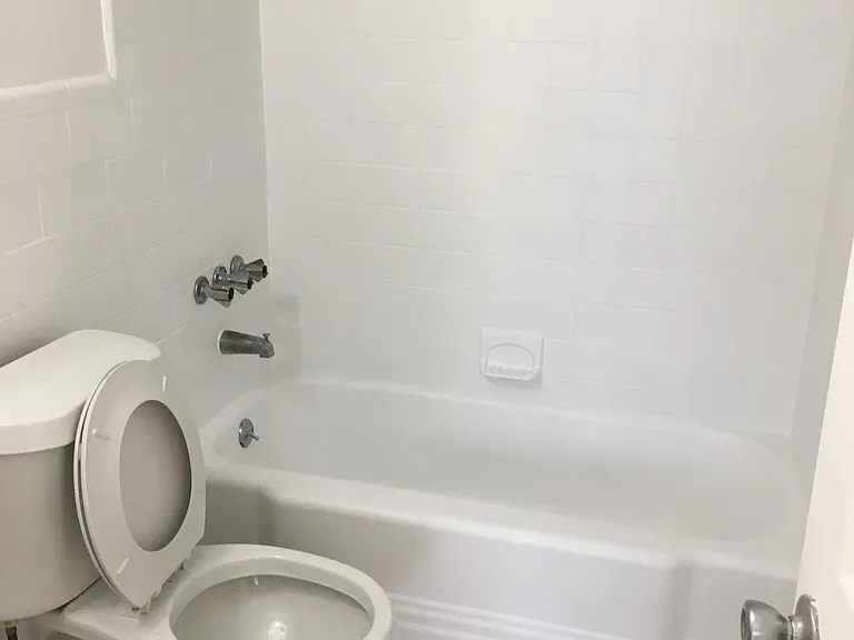 101 NW 29th Ave #1FT — Photo 4