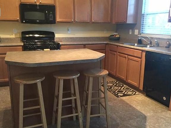 3rd image of 5019 Katherine Ct