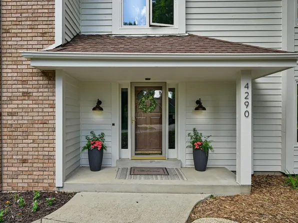 4290 South Coventry ROAD, New Berlin, WI 53151