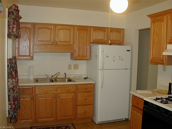2nd image of 3919 Stratmore Ave