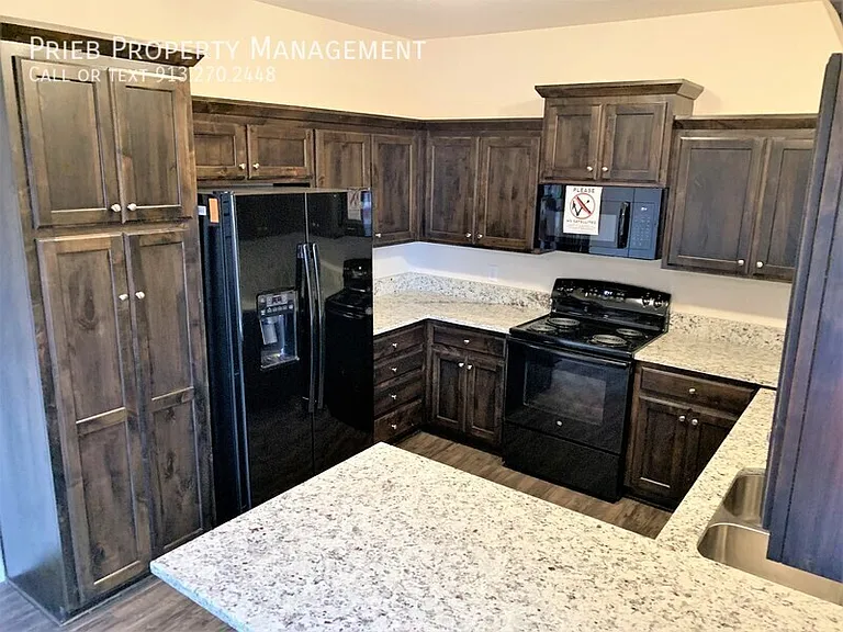 21652 W 126th Ter #21 — Photo 5