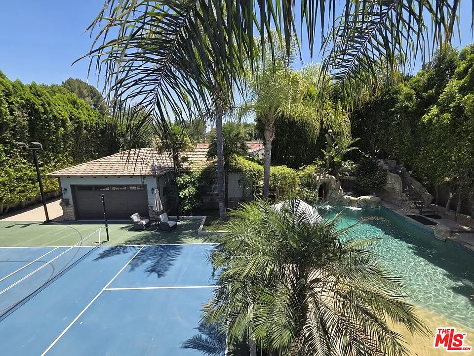 6 bed, 6.0 bath, 5567 sqft, $19,999 — Photo 2