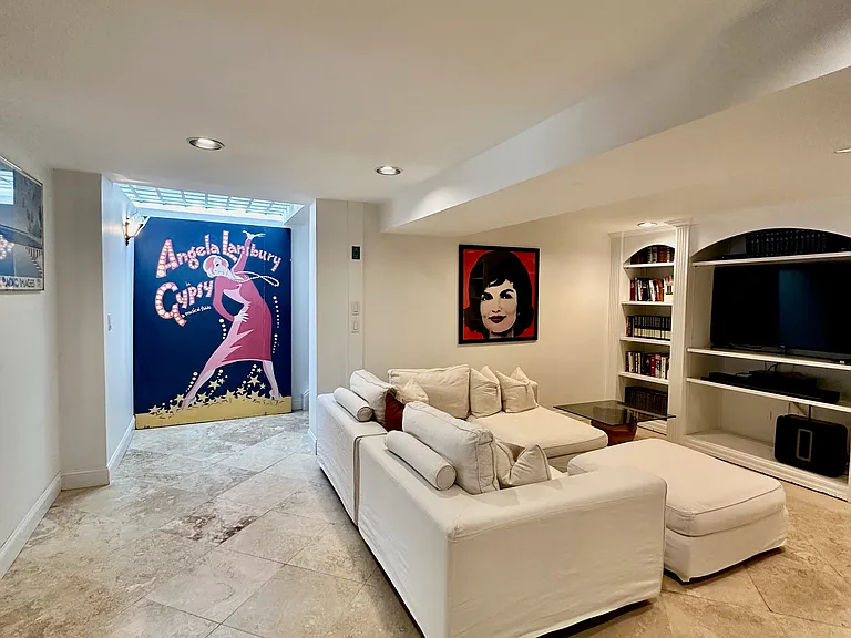 81 Lee Ave — Photo 31