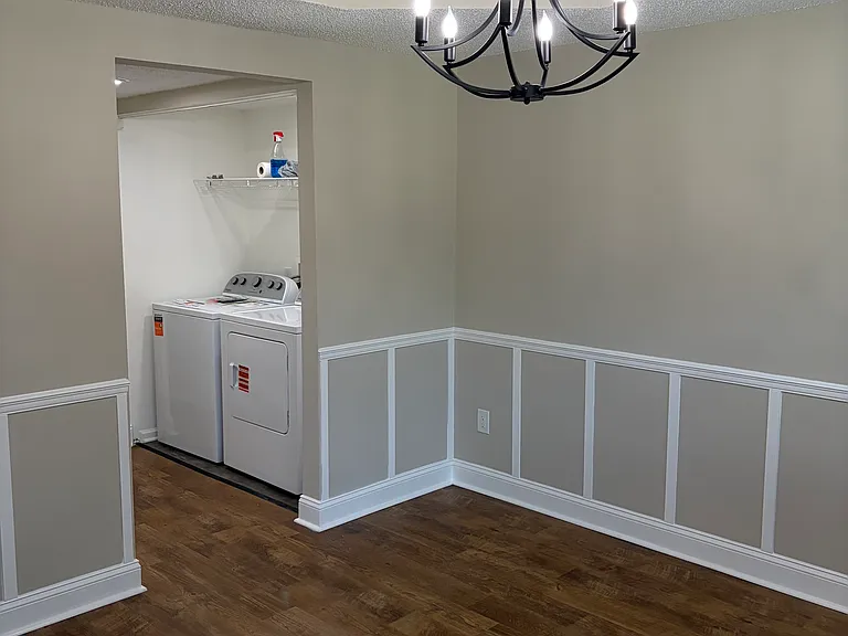 8724 Shoreham Blvd — Photo 12