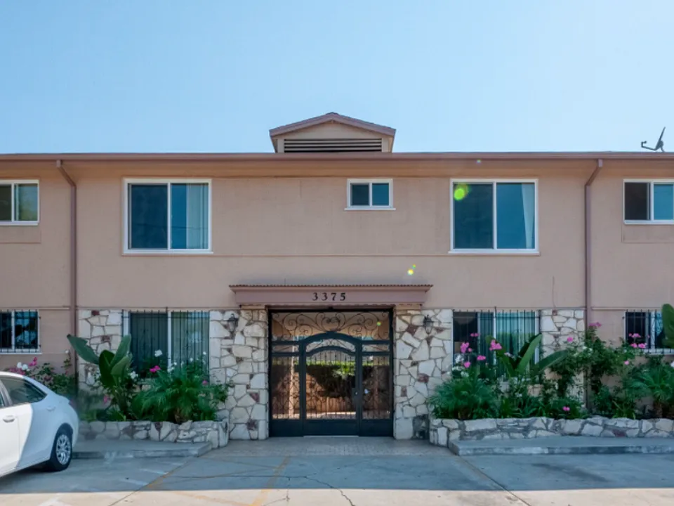 3375 Manning Ave.
