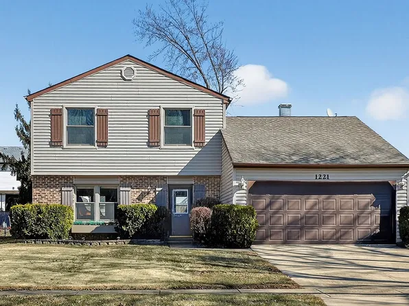 1221 Driftwood Ln, Bartlett, IL 60103