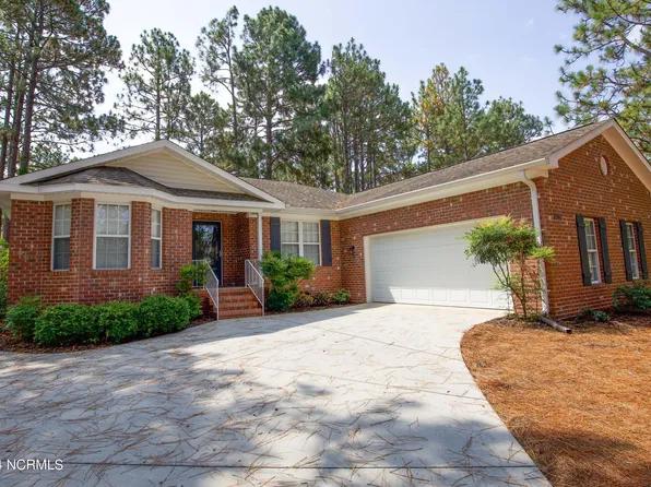 1645 Longleaf Drive E, Pinehurst, NC 28374