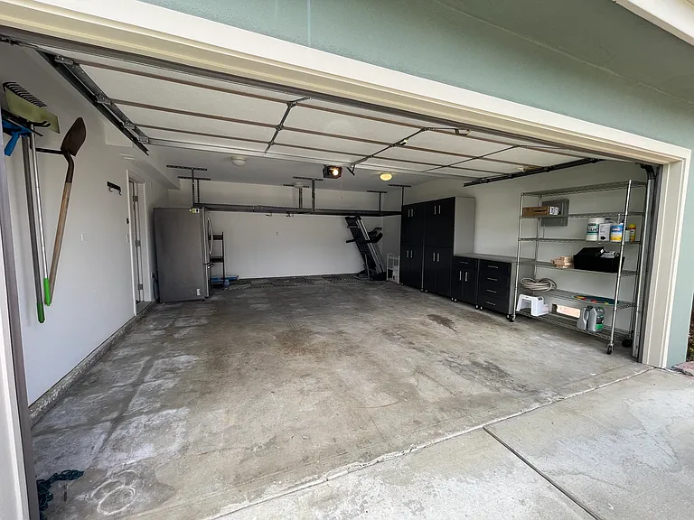 22526 Friar St — Photo 35