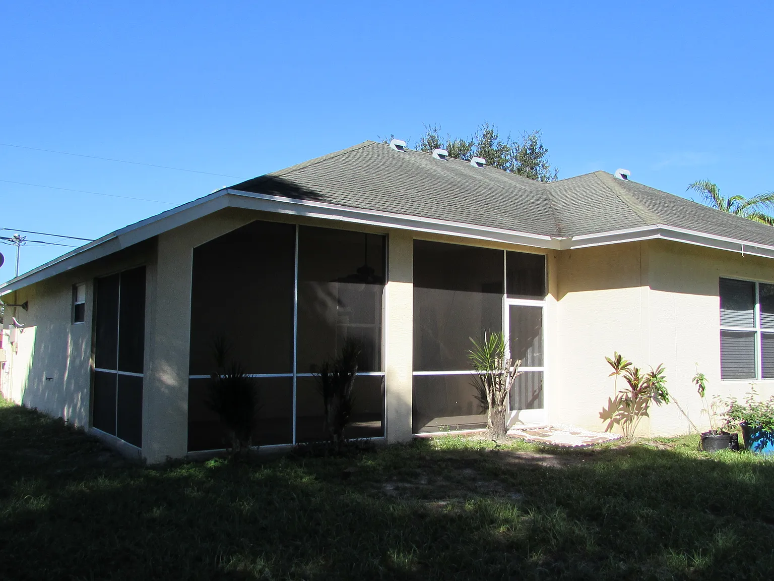 3 bed, 1785 sqft, $2,500 — Photo 2