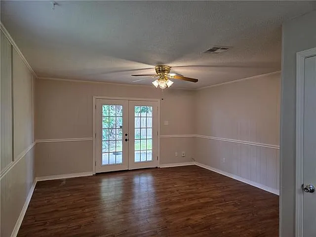1832 Harvard Ave — Photo 3