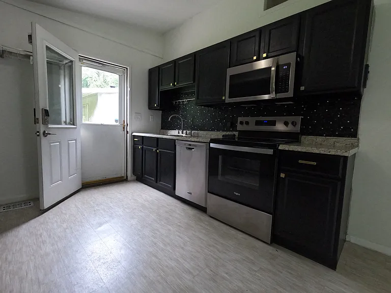 1818 Raynor Dr — Photo 8