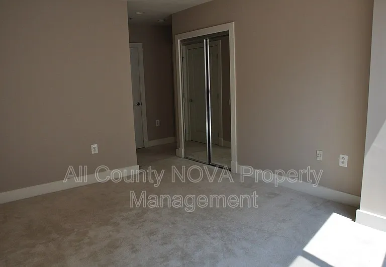 1200 N Hartford St #212 — Photo 12