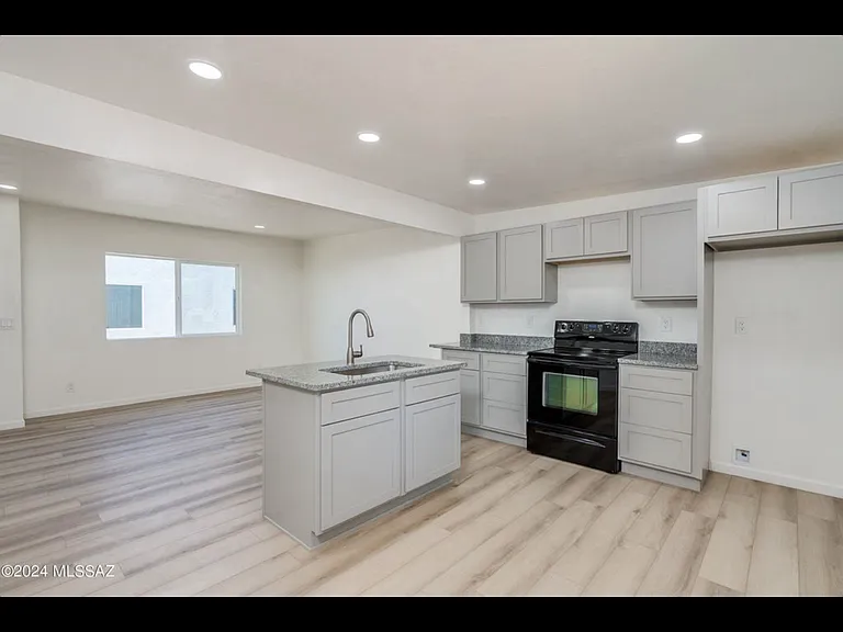 5701 E Pima St #5703-5705 — Photo 5
