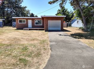 277 Mast Ave NW, Ocean Shores, WA