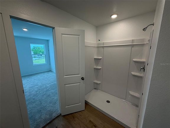 3rd image of 992 Phoenix St