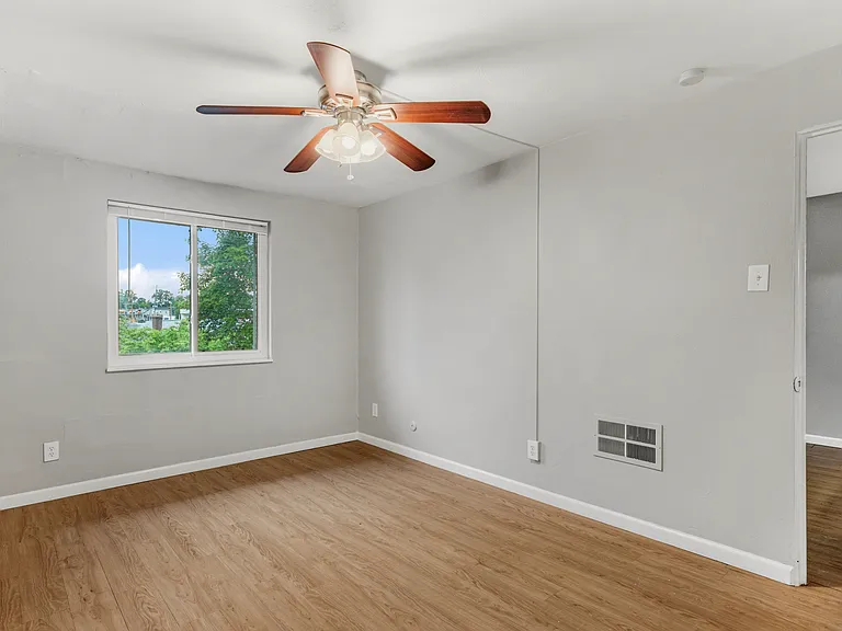 7459 Williams Ave — Photo 11
