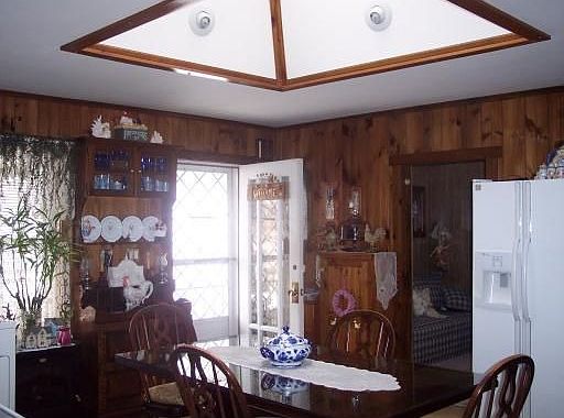 Large eat in kitchen in Welles St unit