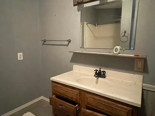 1045 Eagle Furnace Rd, Rockwood, TN 37854