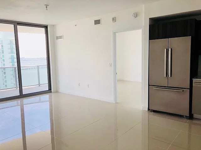 Aria On The Bay Condo — Photo 2