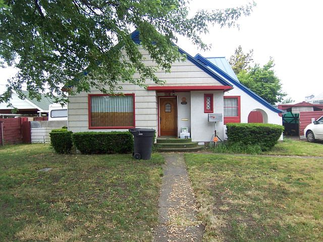 1st image of 819 N 9th Ave