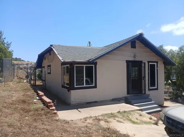 2530 Cherimoya Dr, Vista, CA 92084