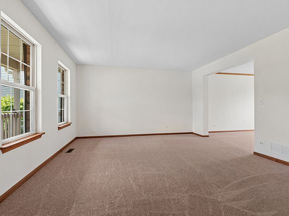 2nd image of 152 N Waterford Dr