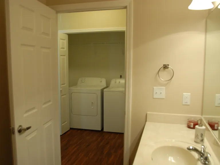 404 N Cattleman Dr — Photo 7
