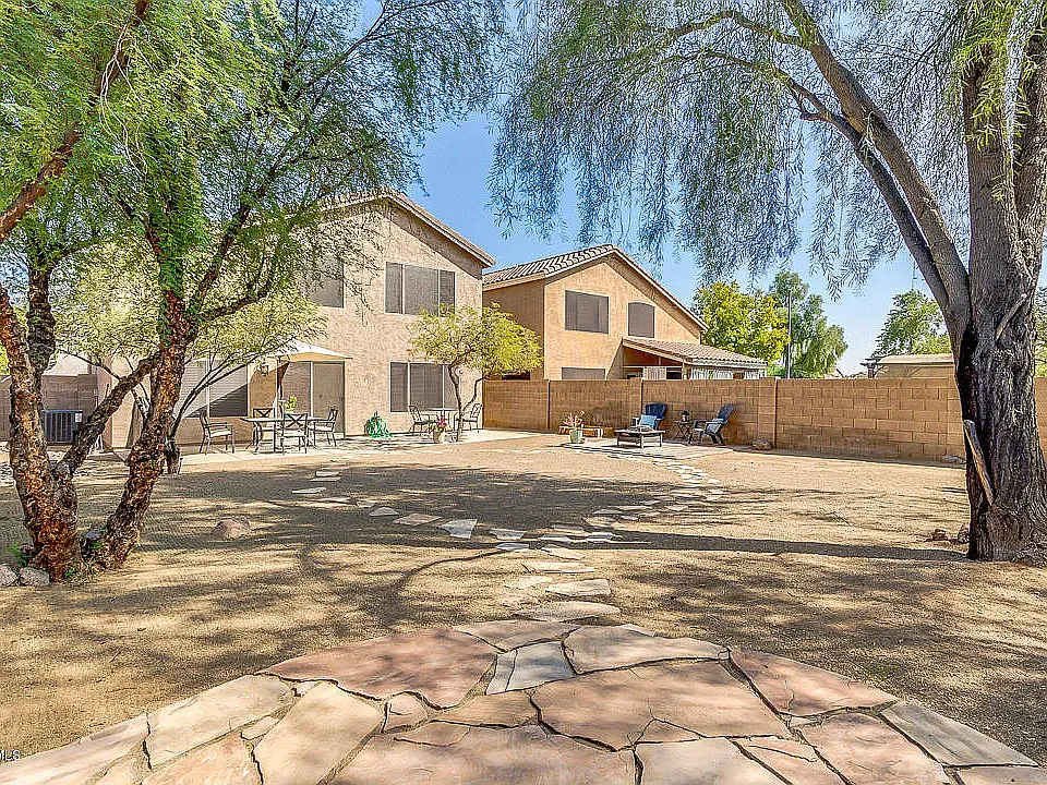 1348 S Heritage Dr