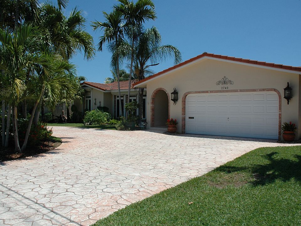 1st image of 2740 NE 57th St