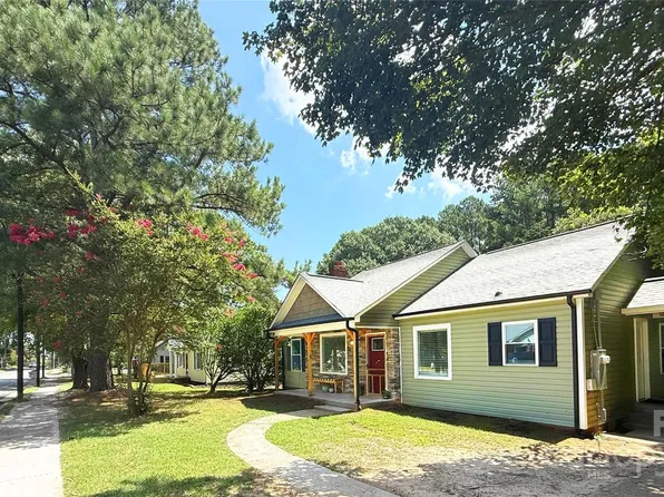 1062 5th St NE, Hickory, NC 28601