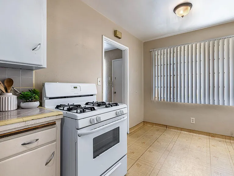 2428 N 1st St #2428 — Photo 9