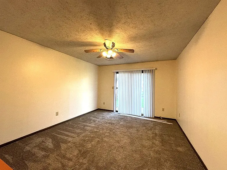 3824 Forest Ave — Photo 3