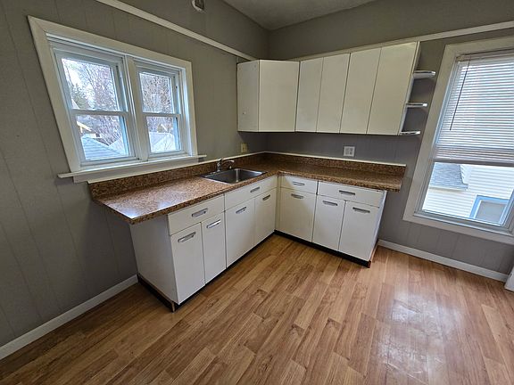 2nd image of 172 Tompkins St #B