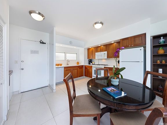 4th image of 2161 Kalia Rd APT 906