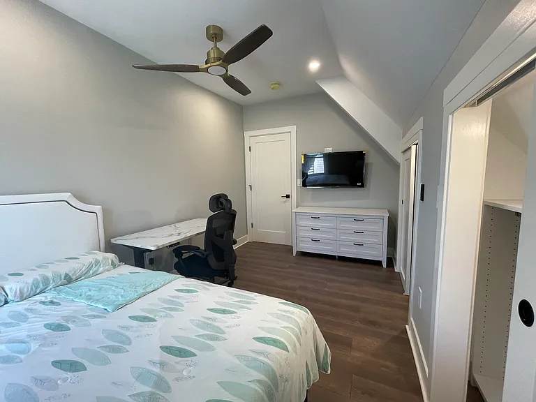 610 Cambridge St — Photo 8