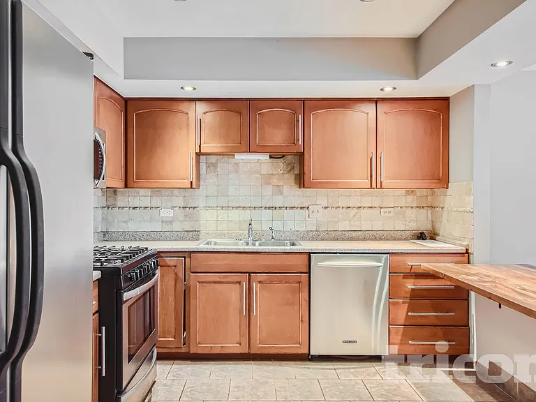11059 Catherine Dr — Photo 22