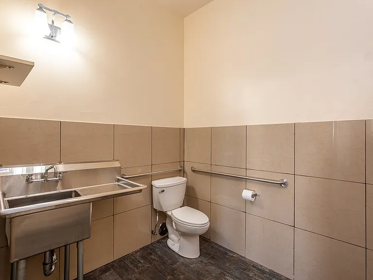 4741 Point Loma Ave #201 — Photo 40