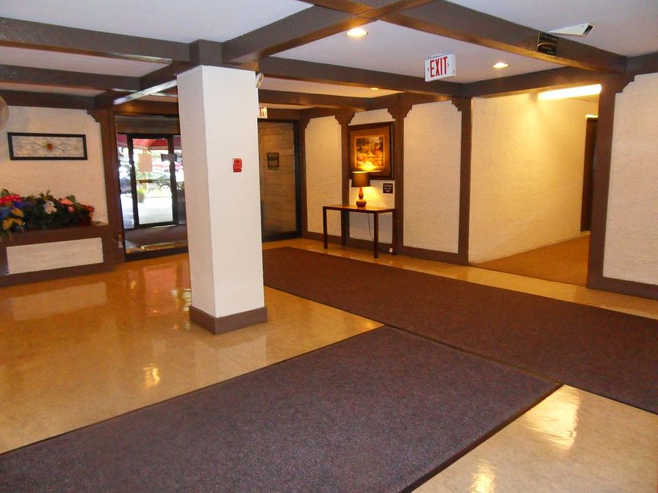 1st image of 2 Elmwood Park Dr APT 524