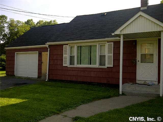 2nd image of 318 Valley Dr