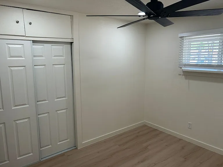 2405 E Dortha Ave — Photo 24