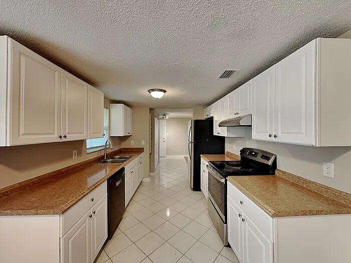 2816 Commanche Ave — Photo 10