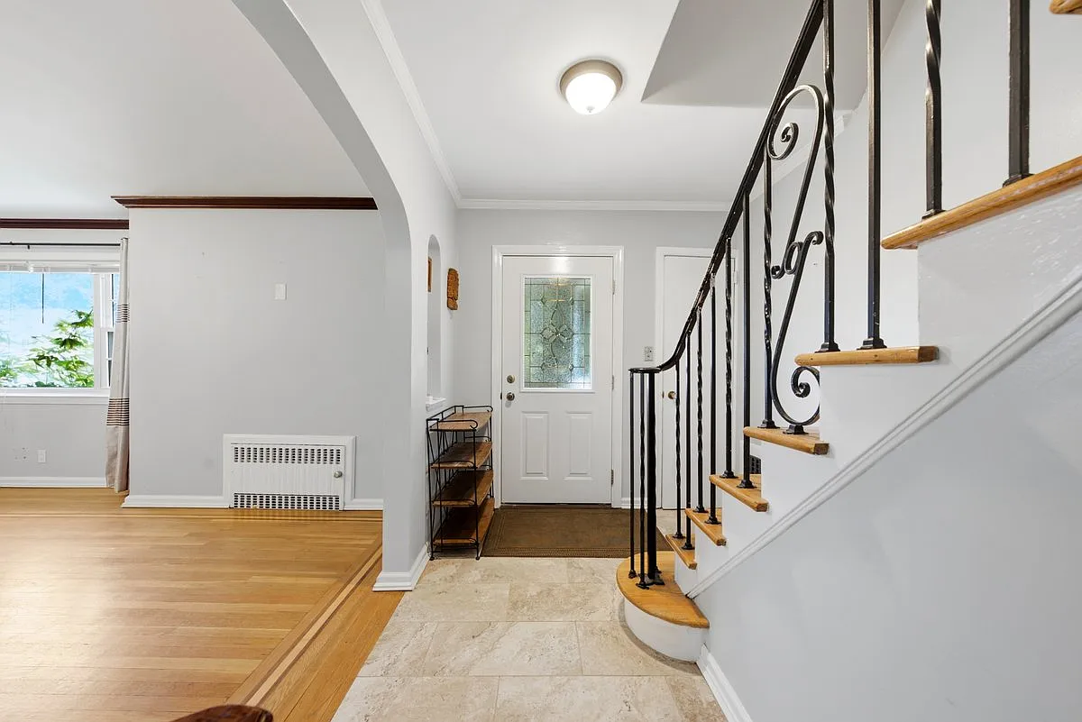 4 bed, 2300 sqft, $4,500 — Photo 4