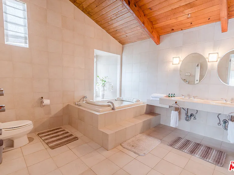 27112 Malibu Cove Colony Dr — Photo 32