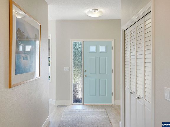 5th image of 4811 SW Hollyhock Cir